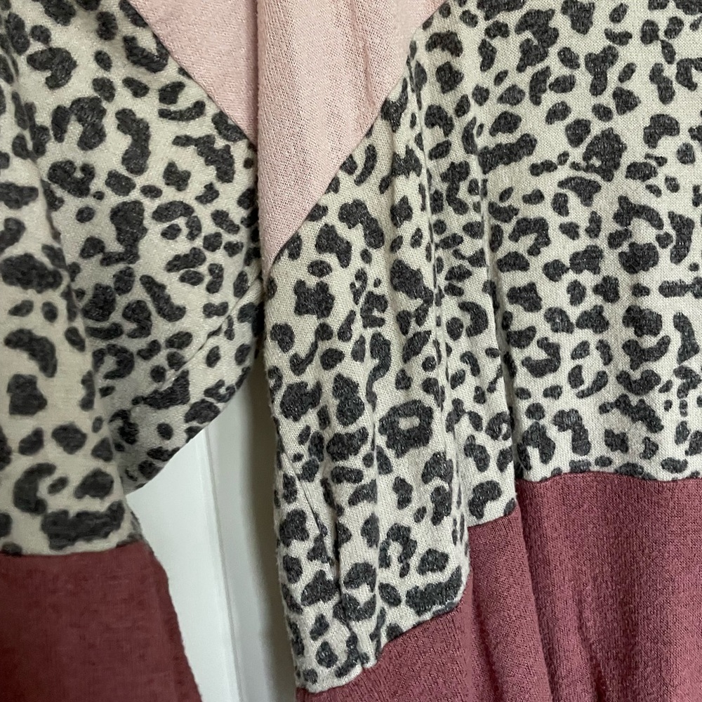 Pink & leopard Tunic💗🩷 - Picture 2 of 3